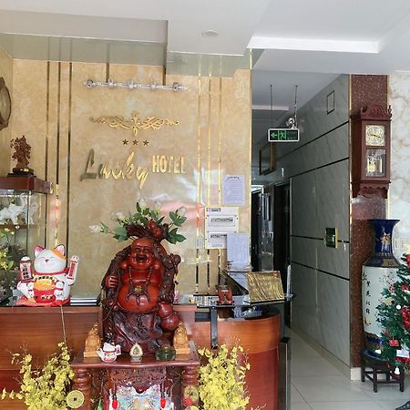 Lucky Hotel Ho Chi Minh-stad Buitenkant foto