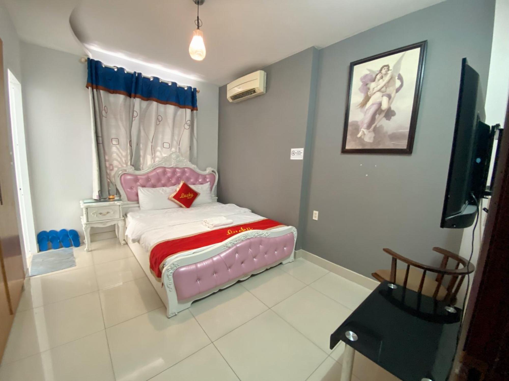 Lucky Hotel Ho Chi Minh-stad Buitenkant foto